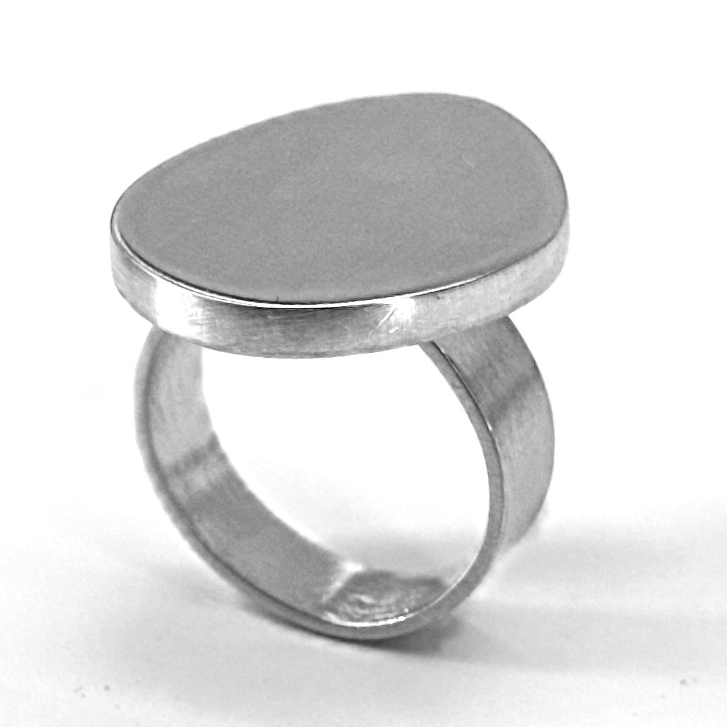Hollow form abstract ring