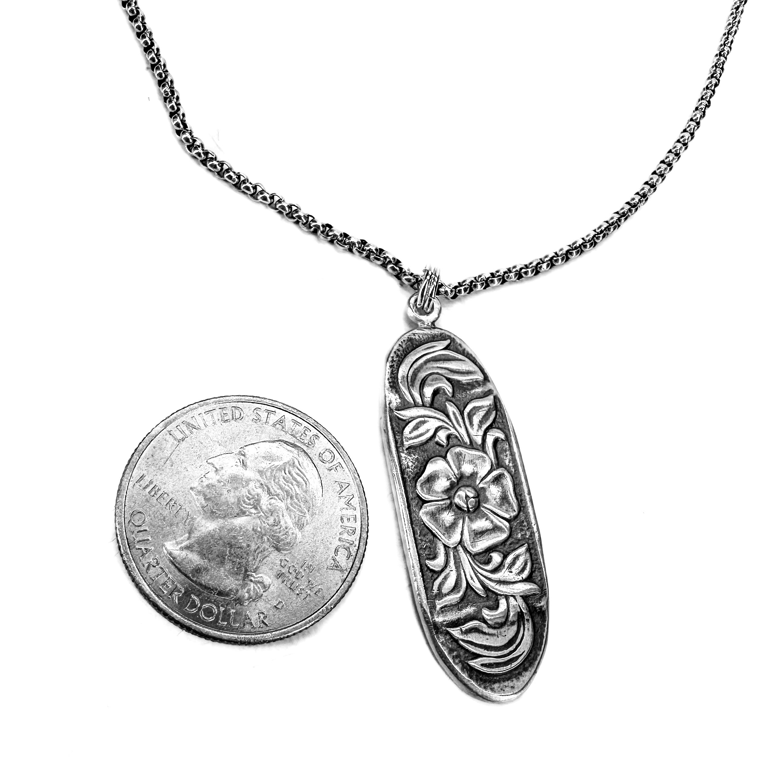 Long Silver Pendant With Flowers Necklace