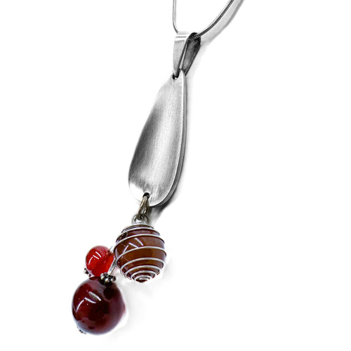3 red glass baubles pendant