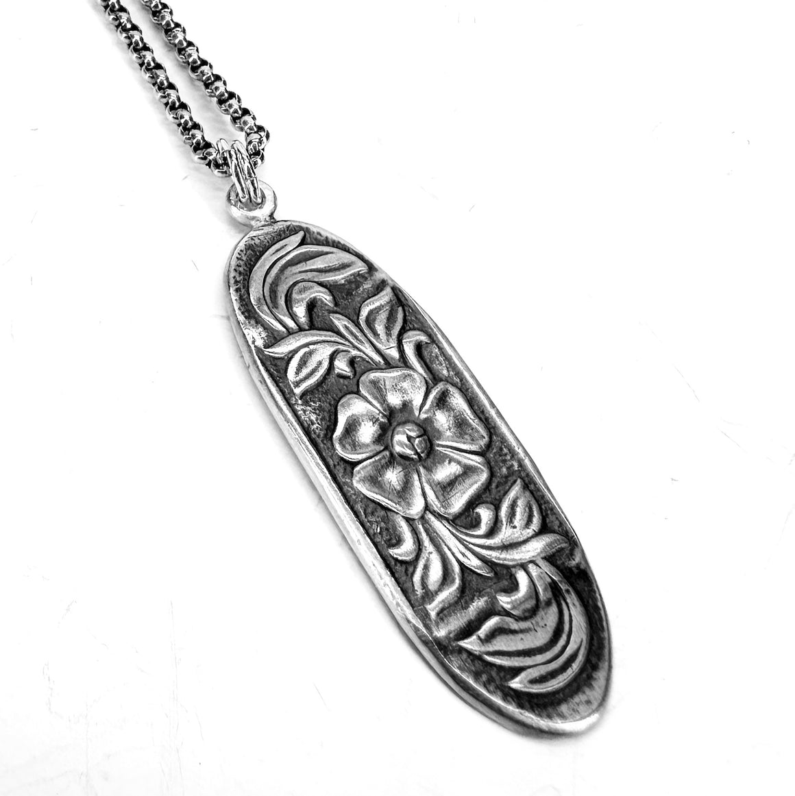 Long Silver Pendant With Flowers Necklace