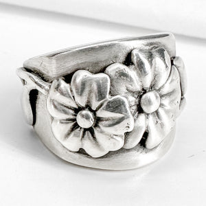 Heavy floral detail band